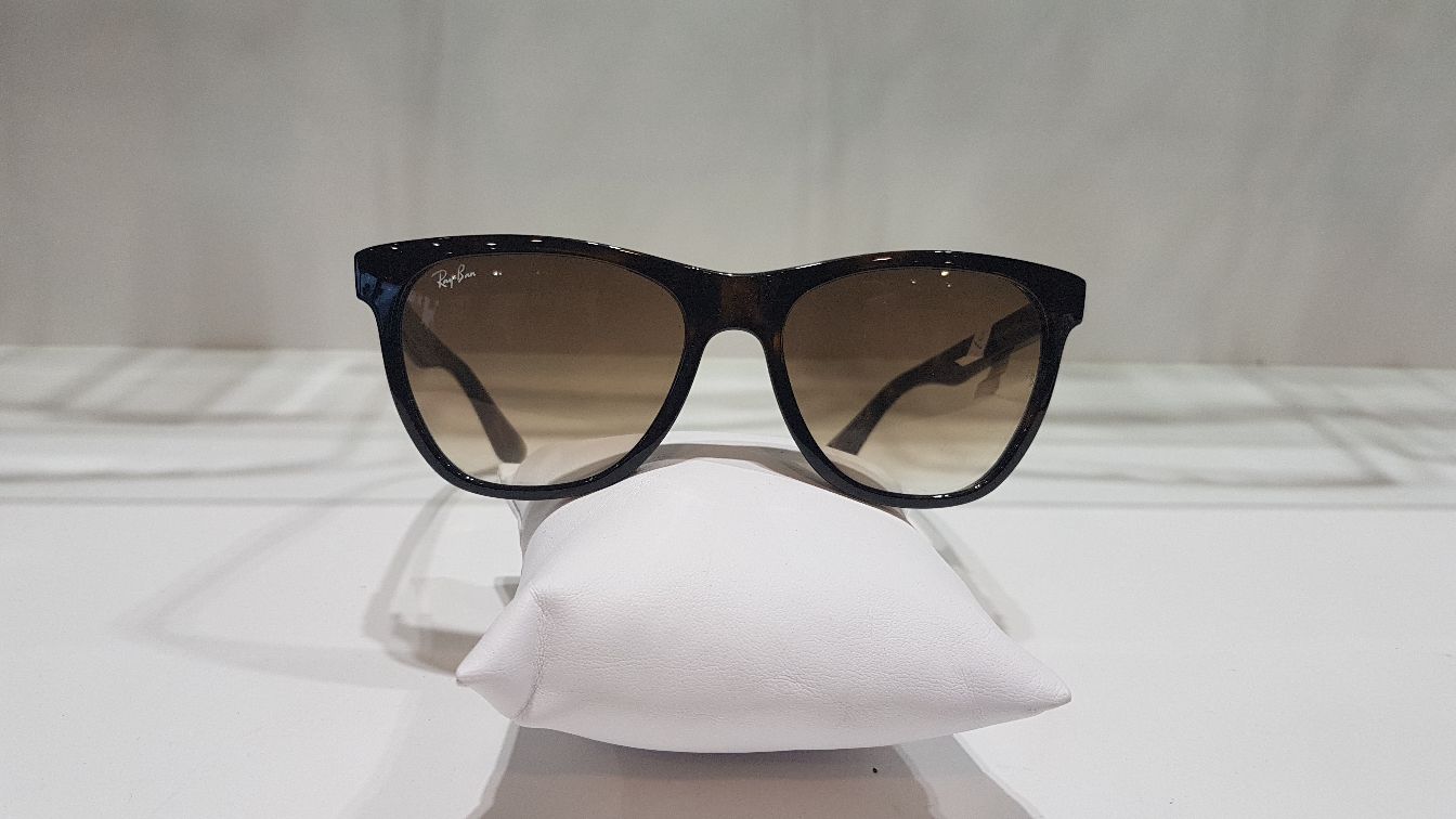 LUNETTES DE SOLEIL RAY BAN