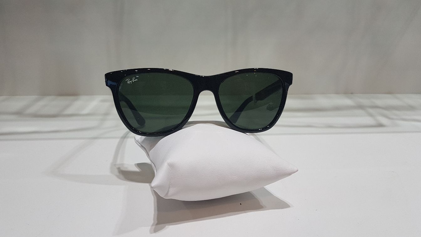 LUNETTES DE SOLEIL RAY BAN