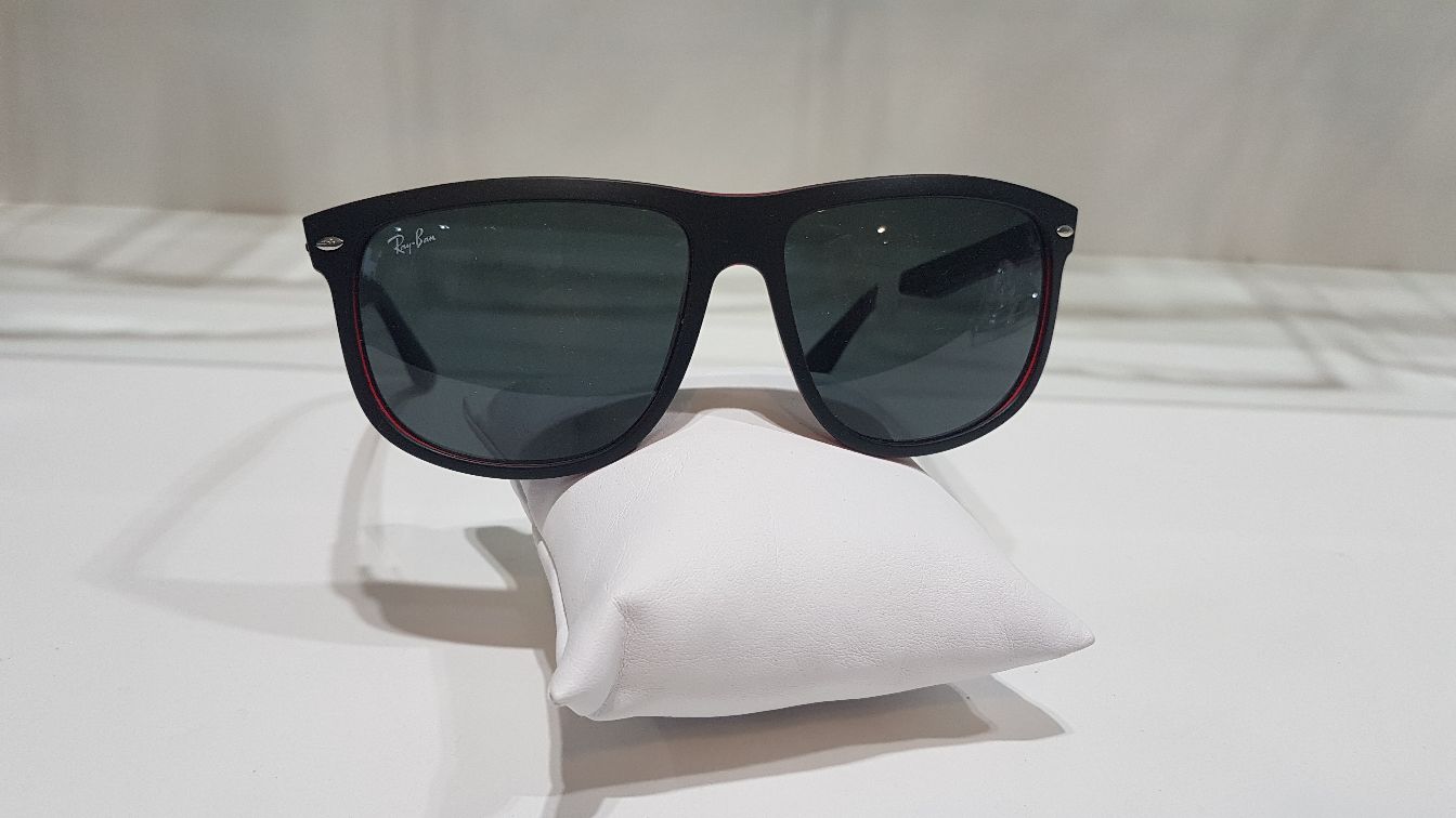 LUNETTES DE SOLEIL RAY BAN