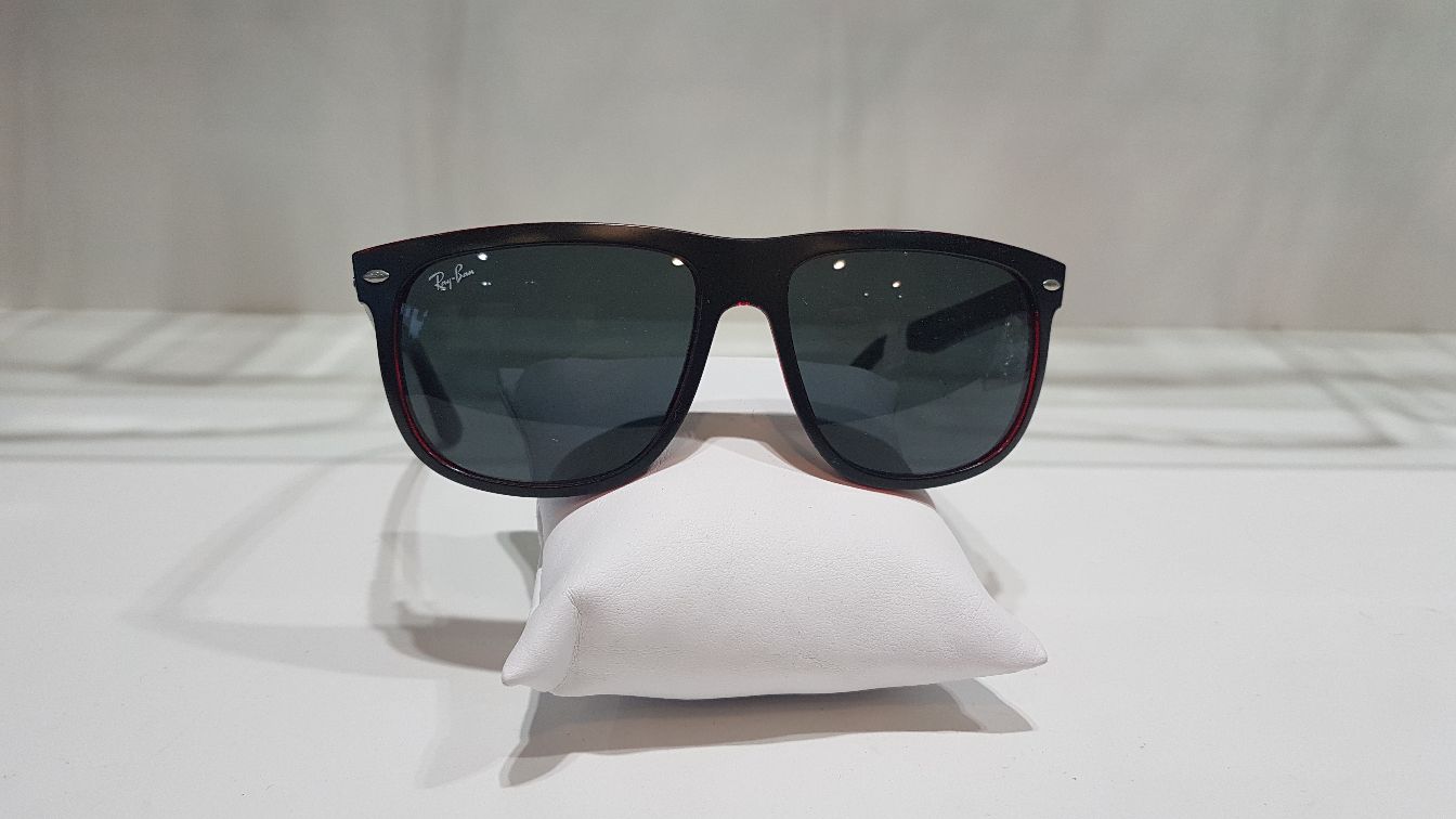 LUNETTES DE SOLEIL RAY BAN