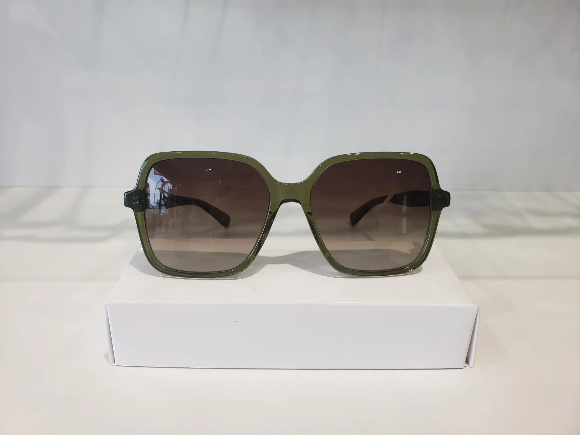 LUNETTES DE SOLEIL CALVIN KLEIN